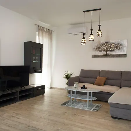 Apartment Vacation On Kastela