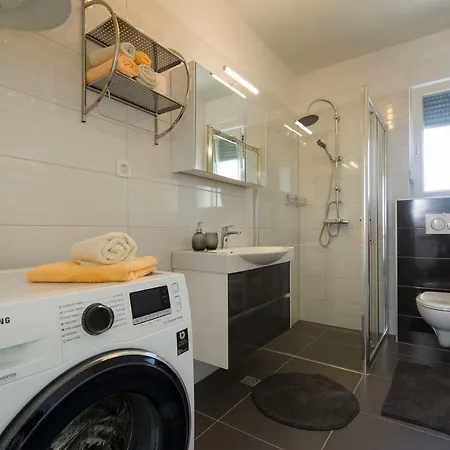 Vacation On Apartament Kaštela